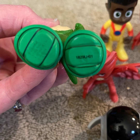 PJ Masks Characters and 1 Paw Patrol Super Pup Action Figures - Picture 10 of 15